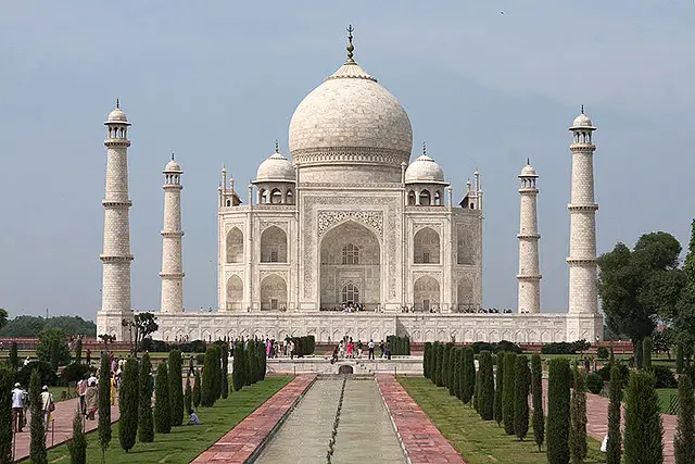 taj mahal essay